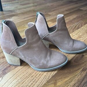 Blondo Waterproof Ankle Boots Booties Womens 6.5M Soft Brown Nubuck Leather